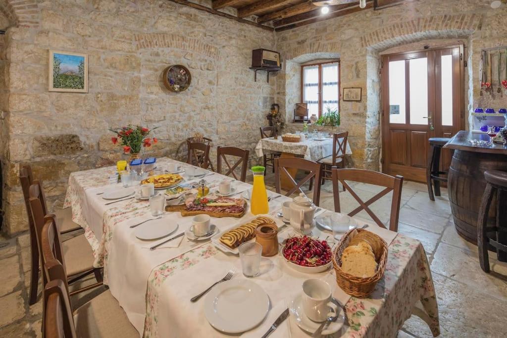 Rural Apartments Ritossa Vižinada Kültér fotó