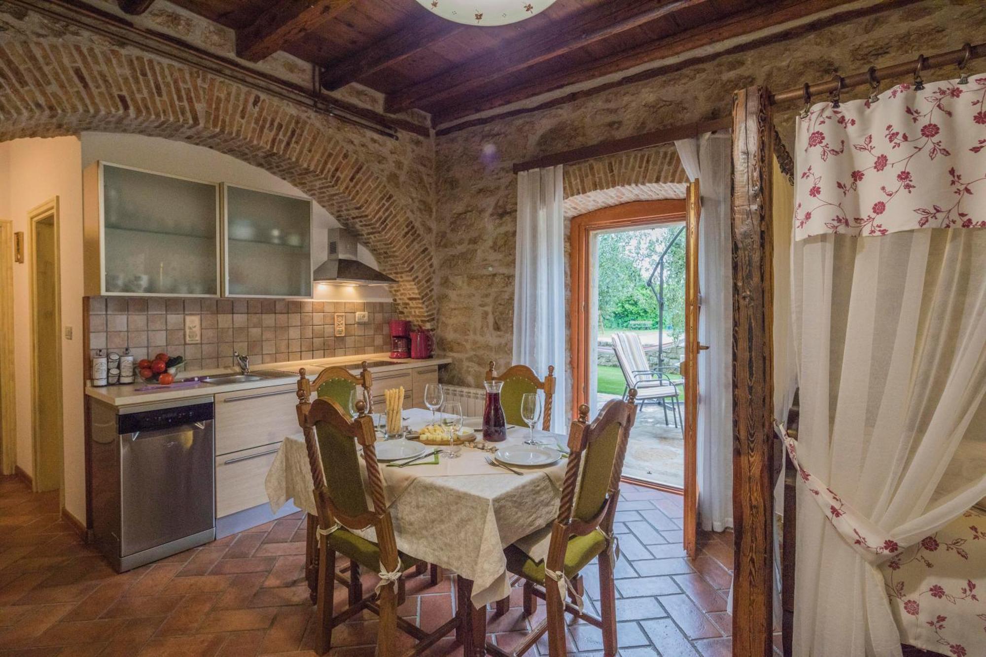 Rural Apartments Ritossa Vižinada Kültér fotó